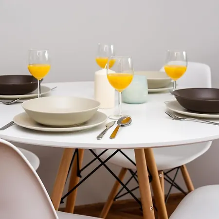 Spacious & Bright On Mokotow By Renters Apartment